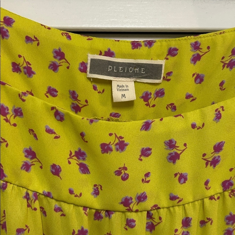 Floral Chartreuse flowy women’s top with pink flowers - Picture 3 of 4